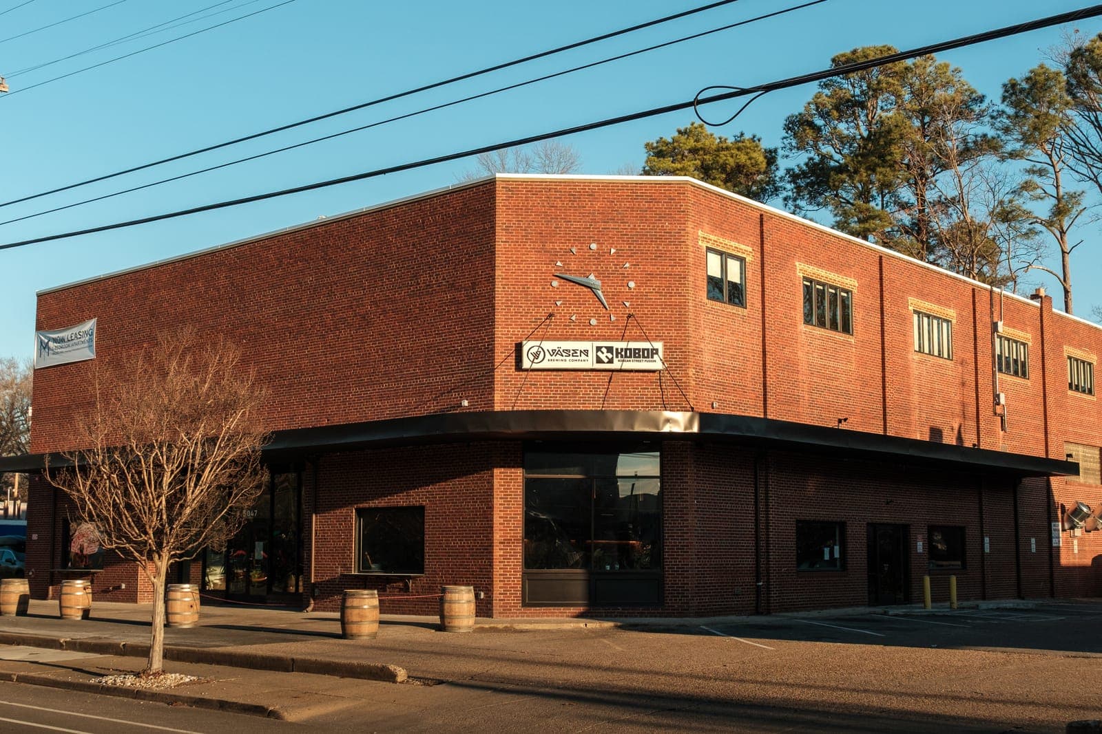 Kobop at Vasen Brewing — brick building on Forest Hill Ave